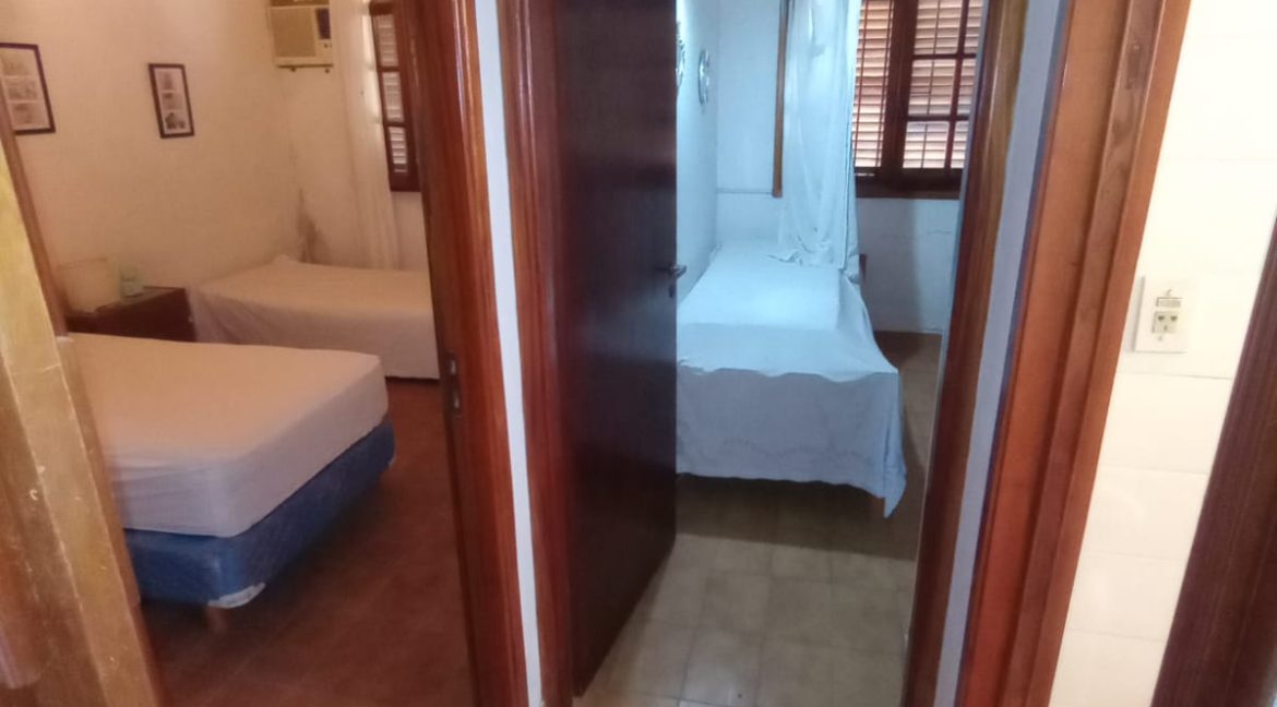 c4ef072c-16d9-4ca0-9889-019fd11b5f6d