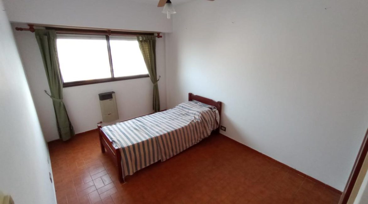 a2379376-0c01-455d-8e30-d7236c2808c2_1200x900