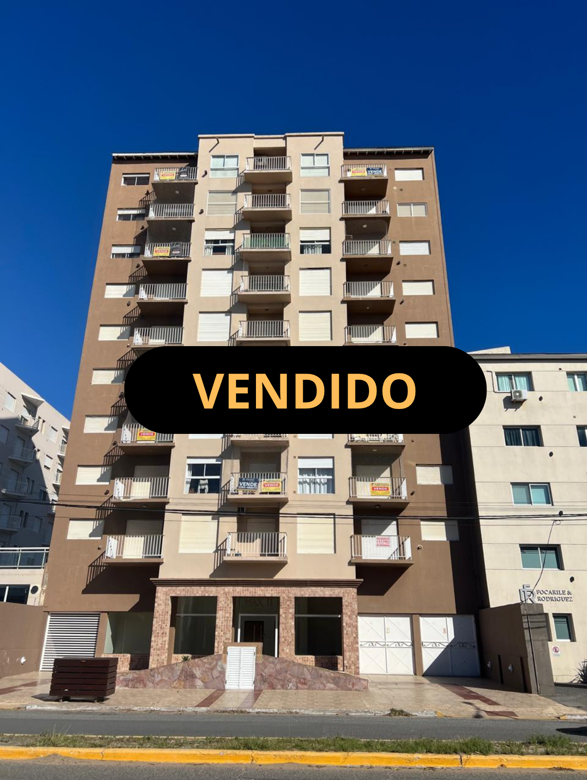 Departamento 3 Ambientes Con Cochera Semicubierta – VENTA