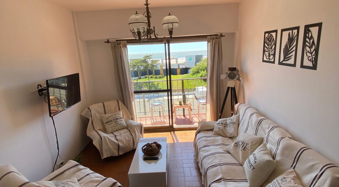 9d2572f2-d959-43a0-850d-7a8277424fb1-scaled