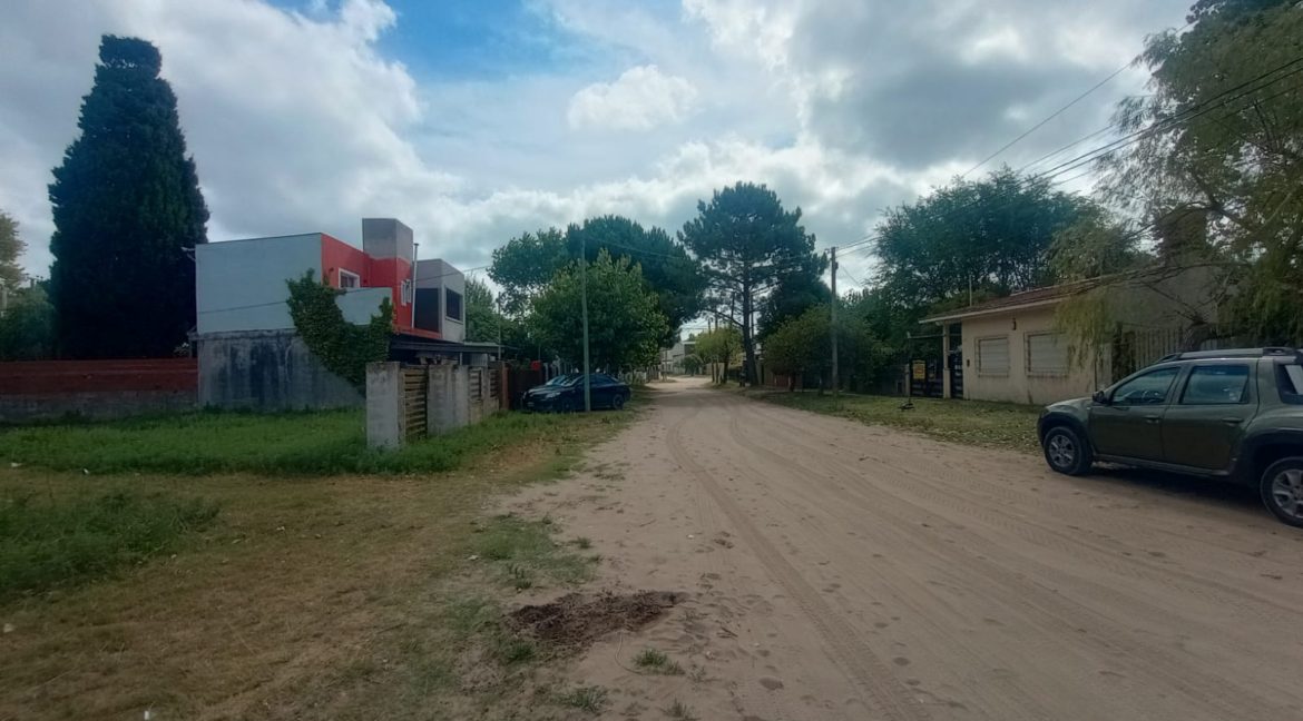 d9c9cccb-a0d9-41d3-aac3-8b160a16cde7