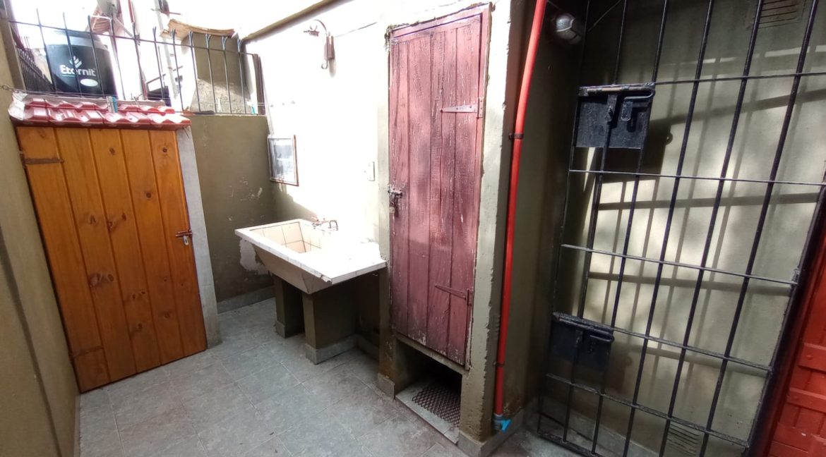 f6e2d5af-9811-40e4-be24-8239d0aeb282