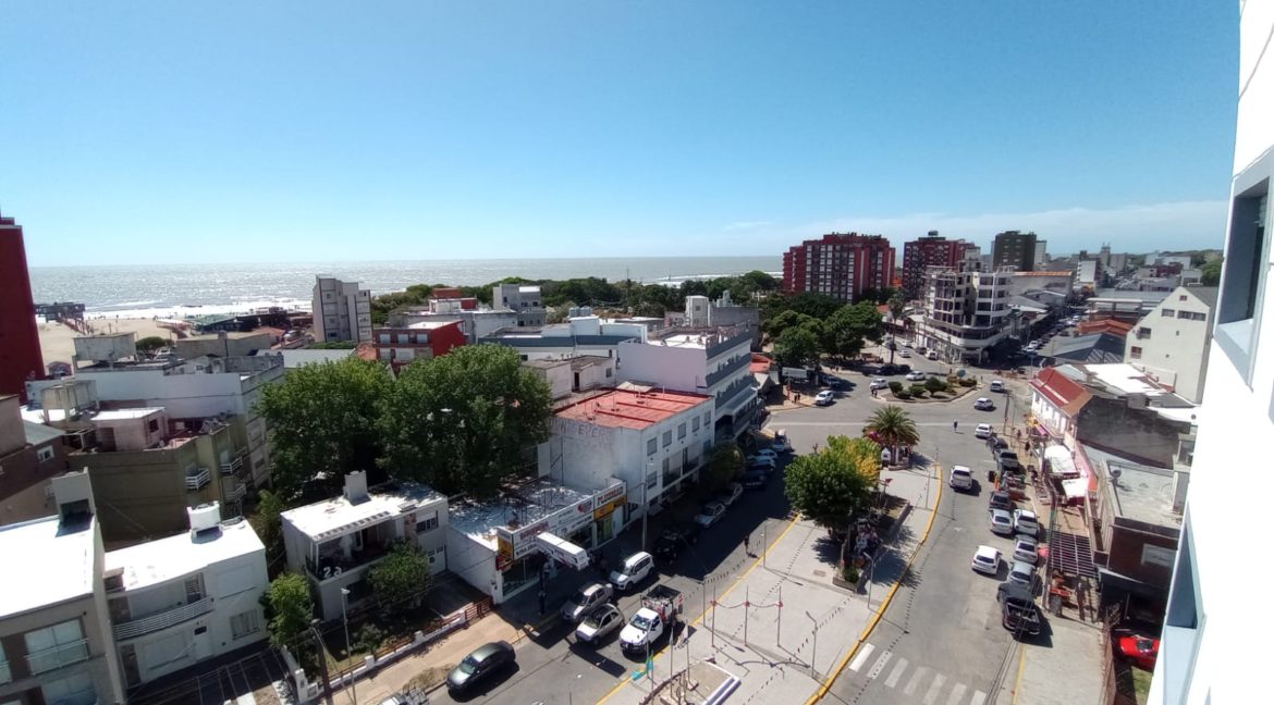 1b73df2a-0a72-4d47-9279-803e86387fd2