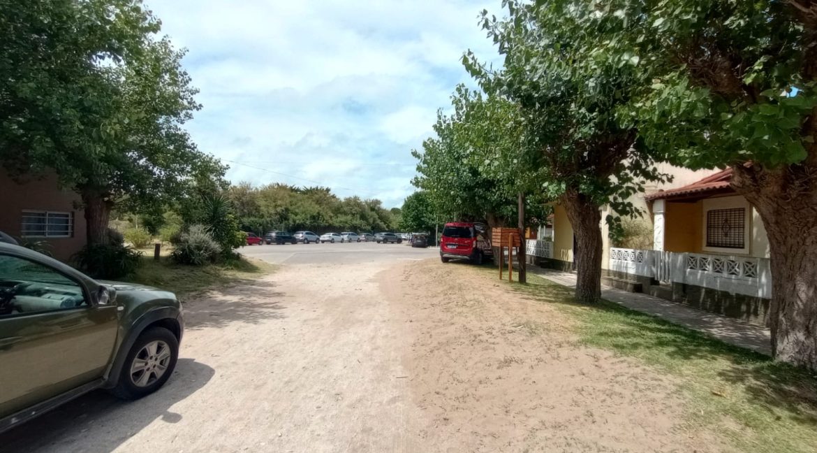 1f939373-c1a3-4176-bb6a-91d07e68d5b0