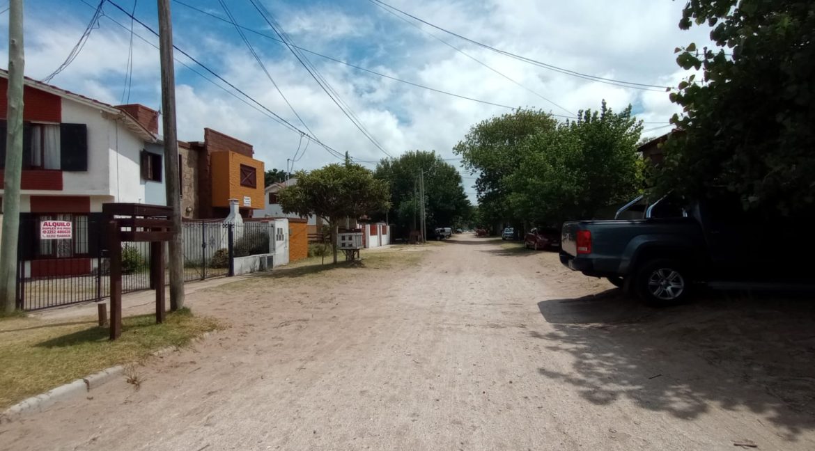 40f8ea6a-d4ee-4eb8-a5d7-4f3fe89cc4d5