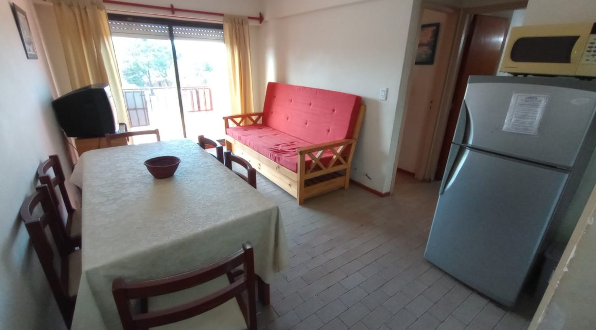 ef2b9606-27a8-40b3-b3e9-f904547d616b