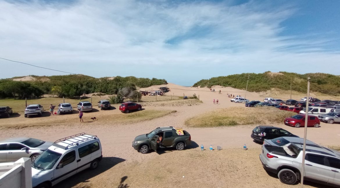 b1eceb28-1948-4292-8128-354af18f7f26