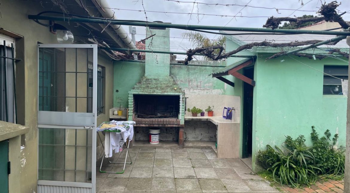 b7099453-46dc-48af-aa28-89f6a94444b3