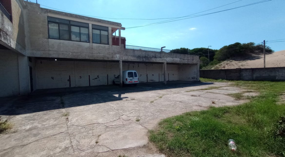 561cc54a-3d37-4b9a-8c2c-0586672c352b