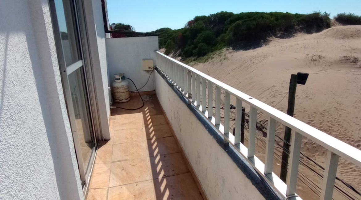 aff4ea78-2178-4224-8596-1d5512bb1194