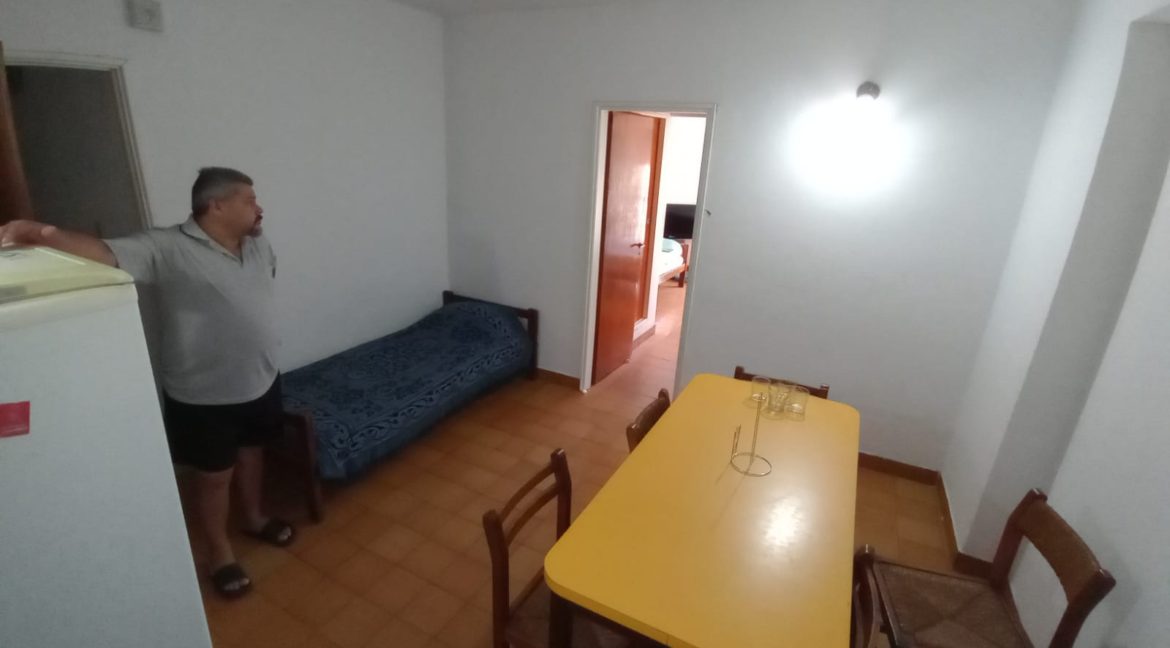 da960982-fb49-4c56-aee0-e16bdc0f06f6